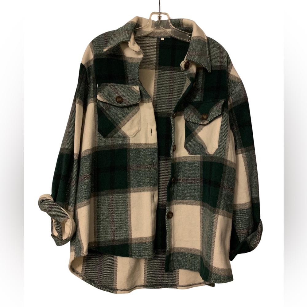 🤩 2 FOR $25 🤩- BUNDLE & SAVE Women’s Green Shacket
